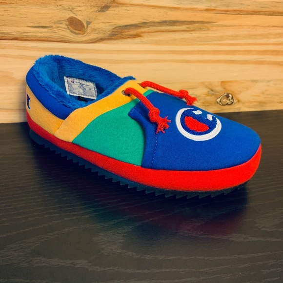New Champion Women's University Plush Slippers - Picture 5 of 8